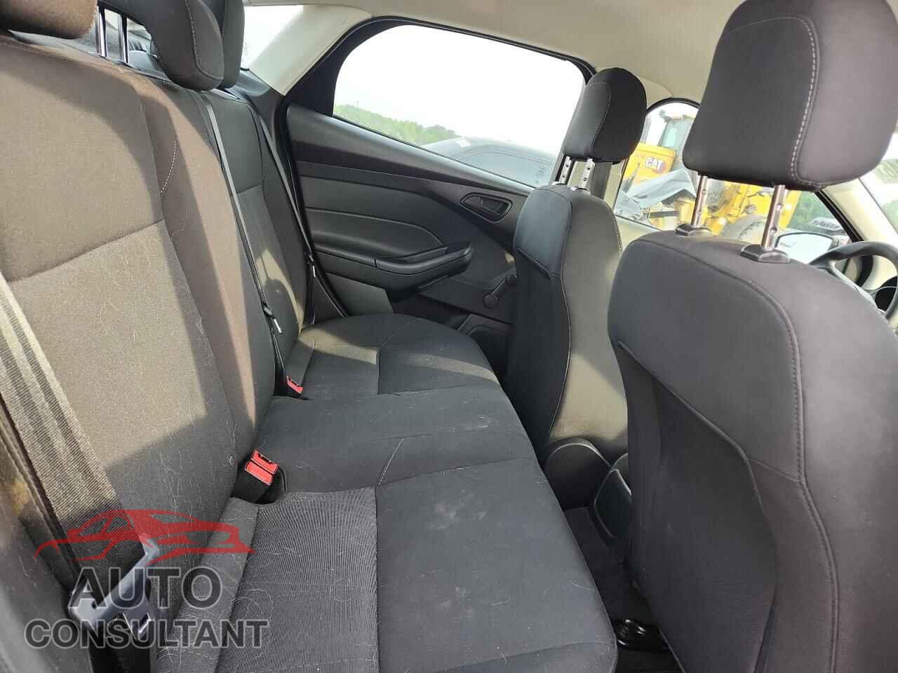 FORD FOCUS 2016 - 1FADP3E23GL396870