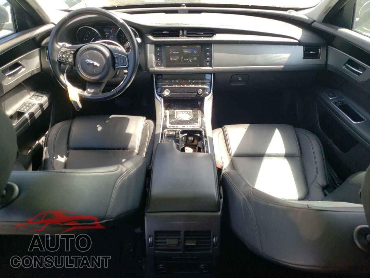 JAGUAR XF 2017 - SAJBD4BV5HCY38422