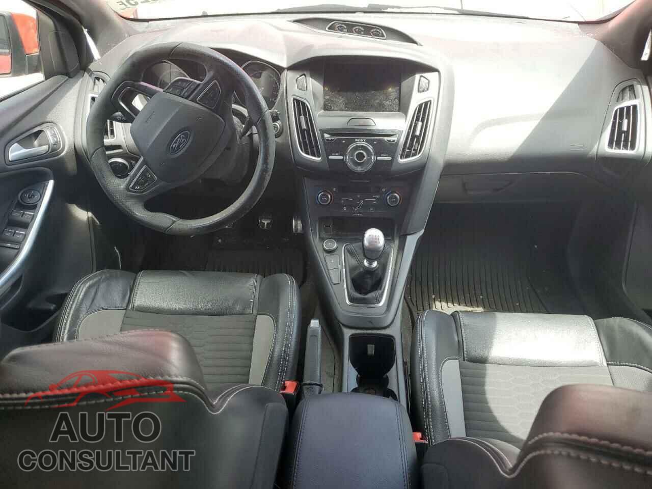 FORD FOCUS 2017 - 1FADP3L9XHL218326