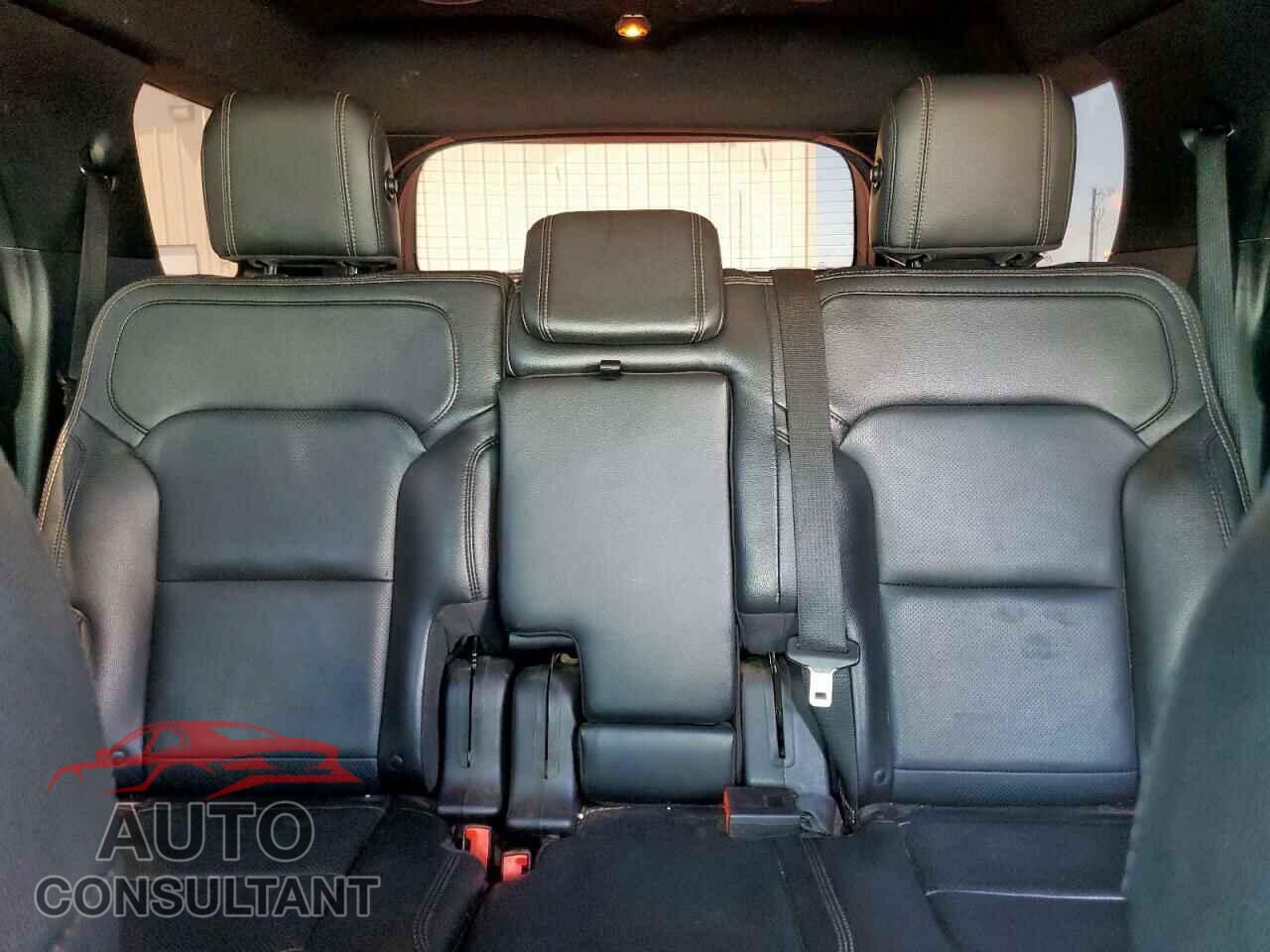 FORD EXPLORER 2018 - 1FM5K7F85JGA28676