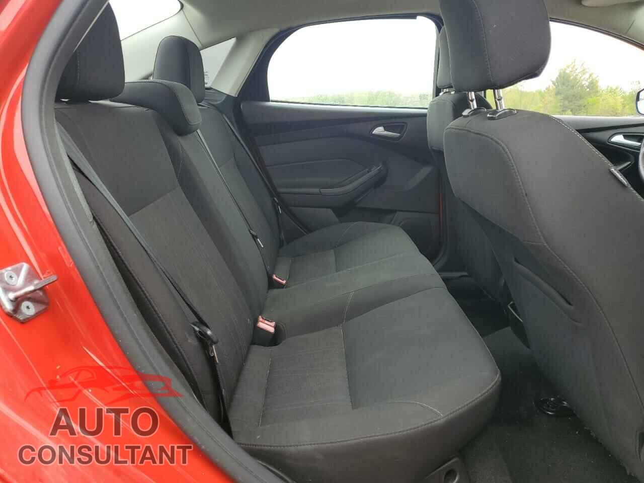 FORD FOCUS 2017 - 1FADP3F28HL279950