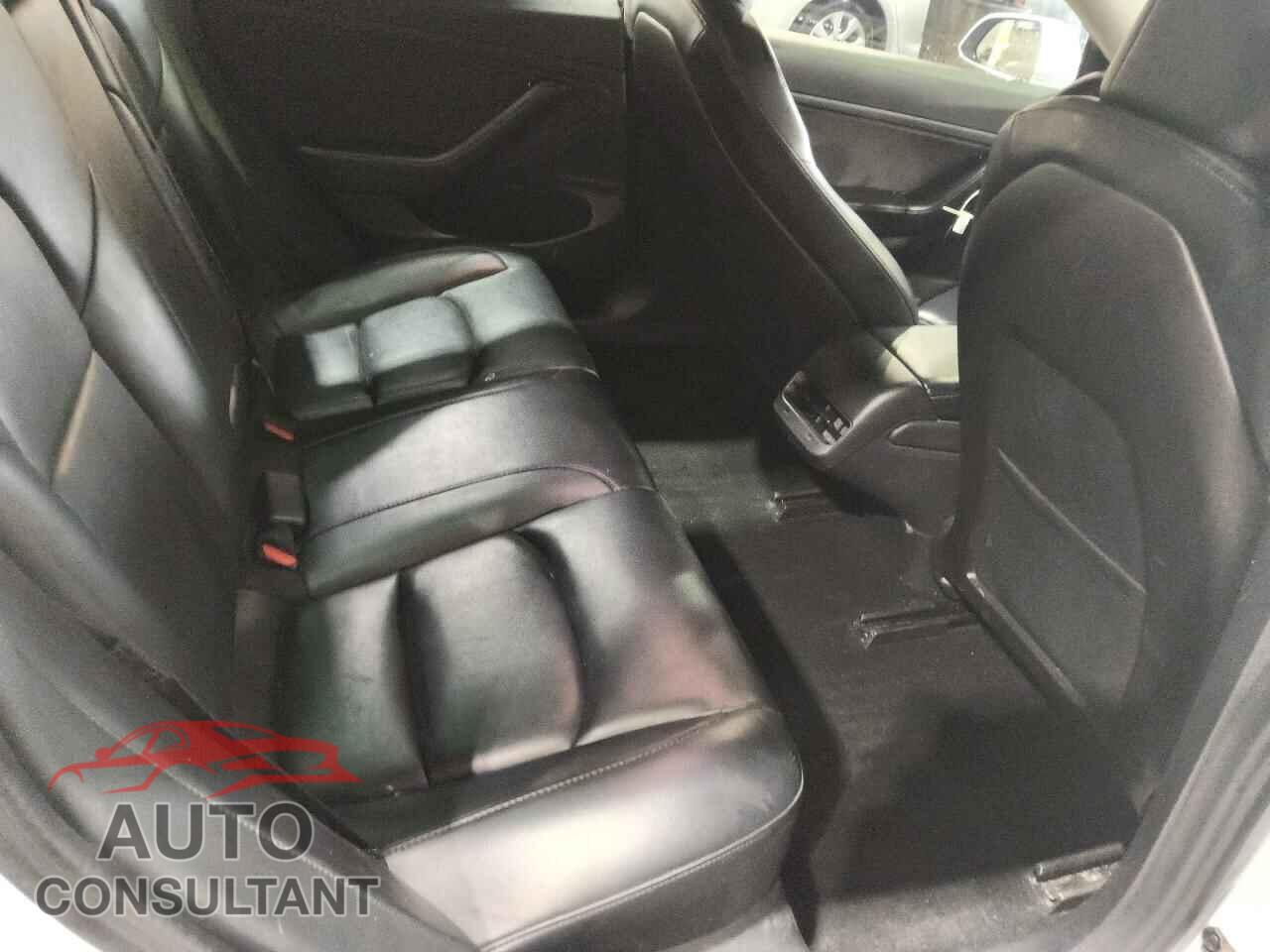 TESLA MODEL 3 2020 - 5YJ3E1EAXLF644830