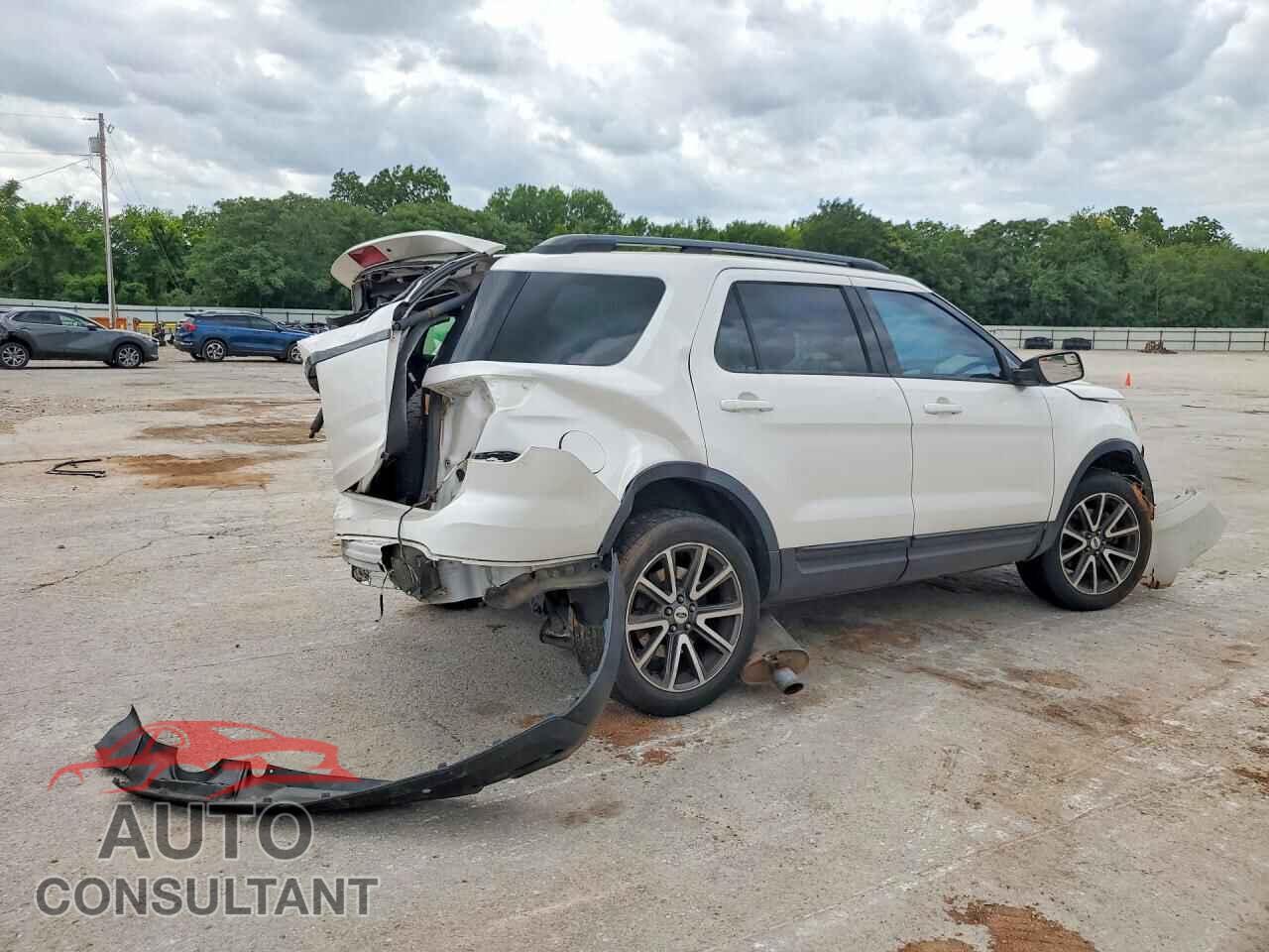 FORD EXPLORER 2015 - 1FM5K7D89FGB11697