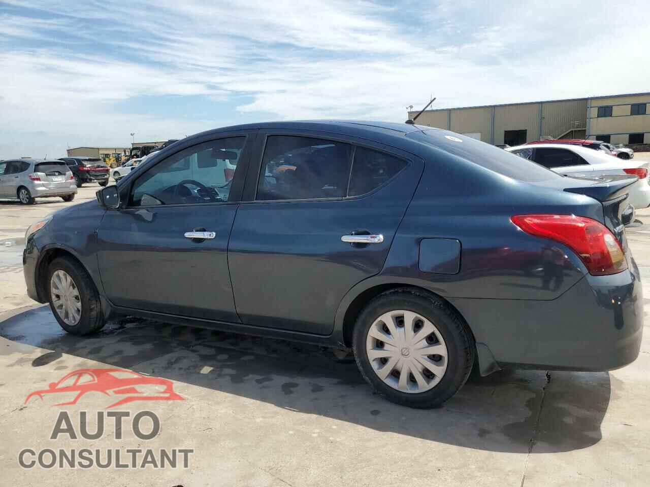NISSAN VERSA 2017 - 3N1CN7AP3HL810579