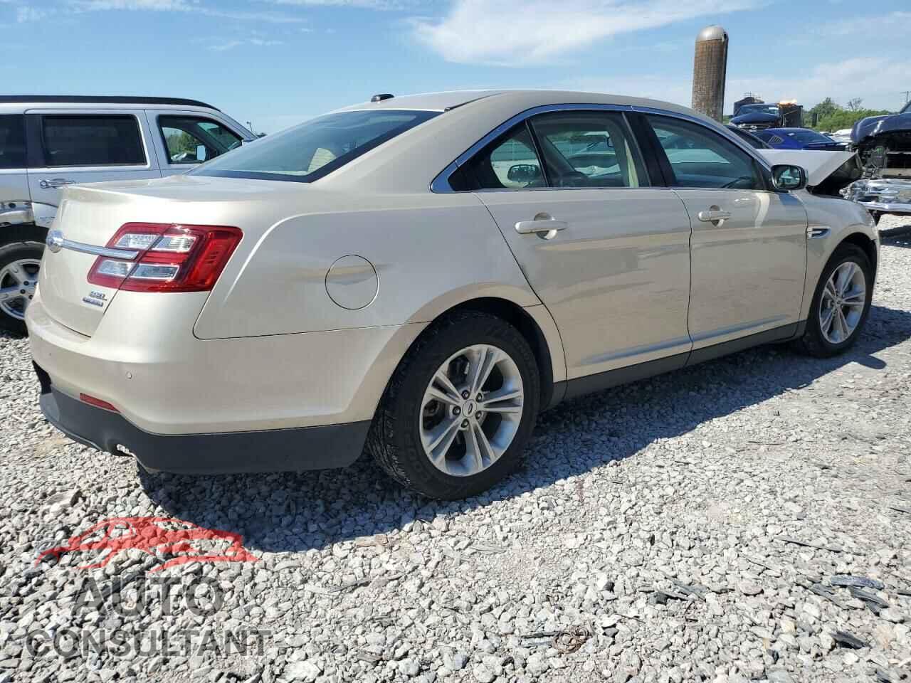 FORD TAURUS 2017 - 1FAHP2E86HG129751