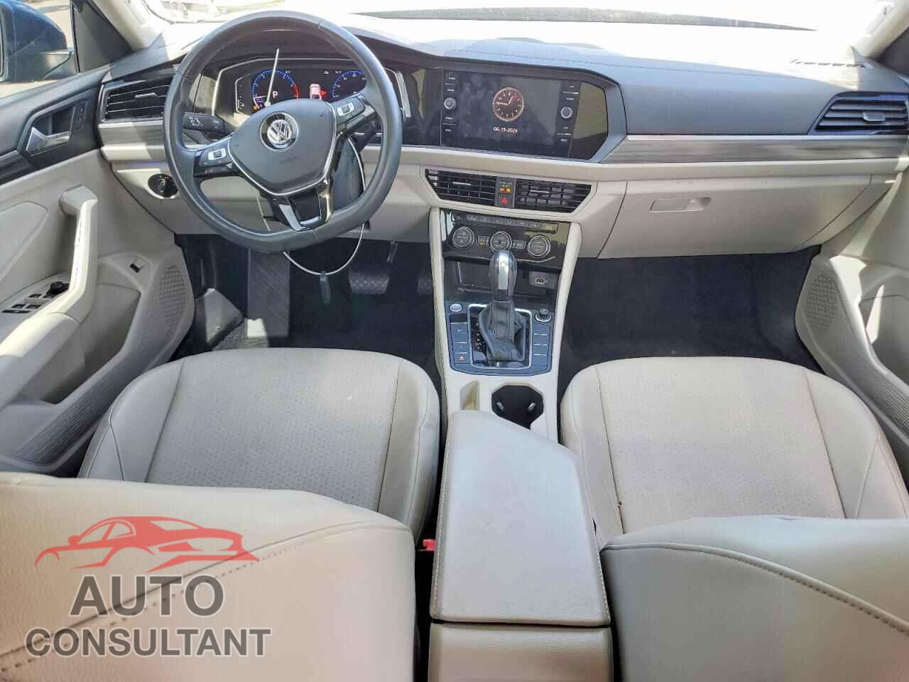 VOLKSWAGEN JETTA 2020 - 3VWEB7BU2LM020595