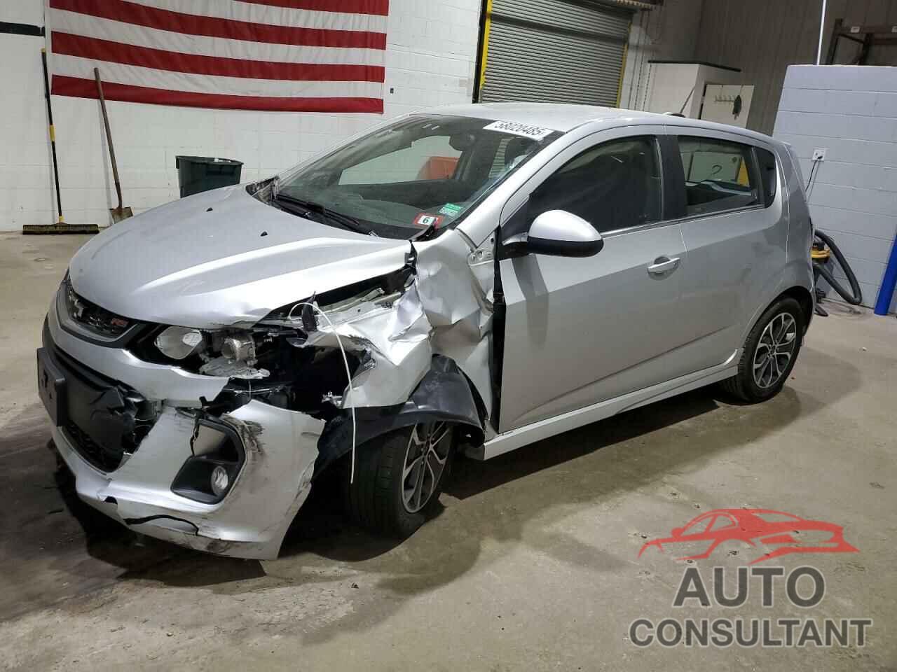 CHEVROLET SONIC 2019 - 1G1JD6SB8K4138545