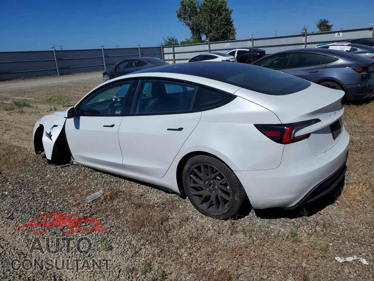TESLA MODEL 3 2024 - 5YJ3E1EA3RF784856