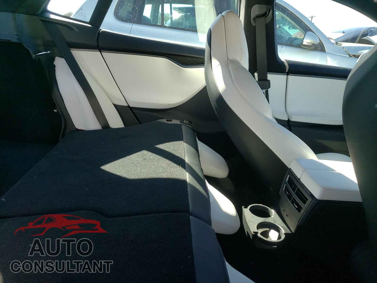 TESLA MODEL S 2020 - 5YJSA1E24LF356737