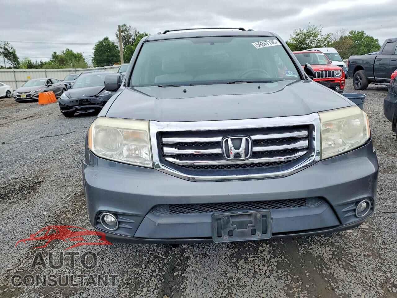 HONDA PILOT 2013 - 5FNYF4H48DB046571