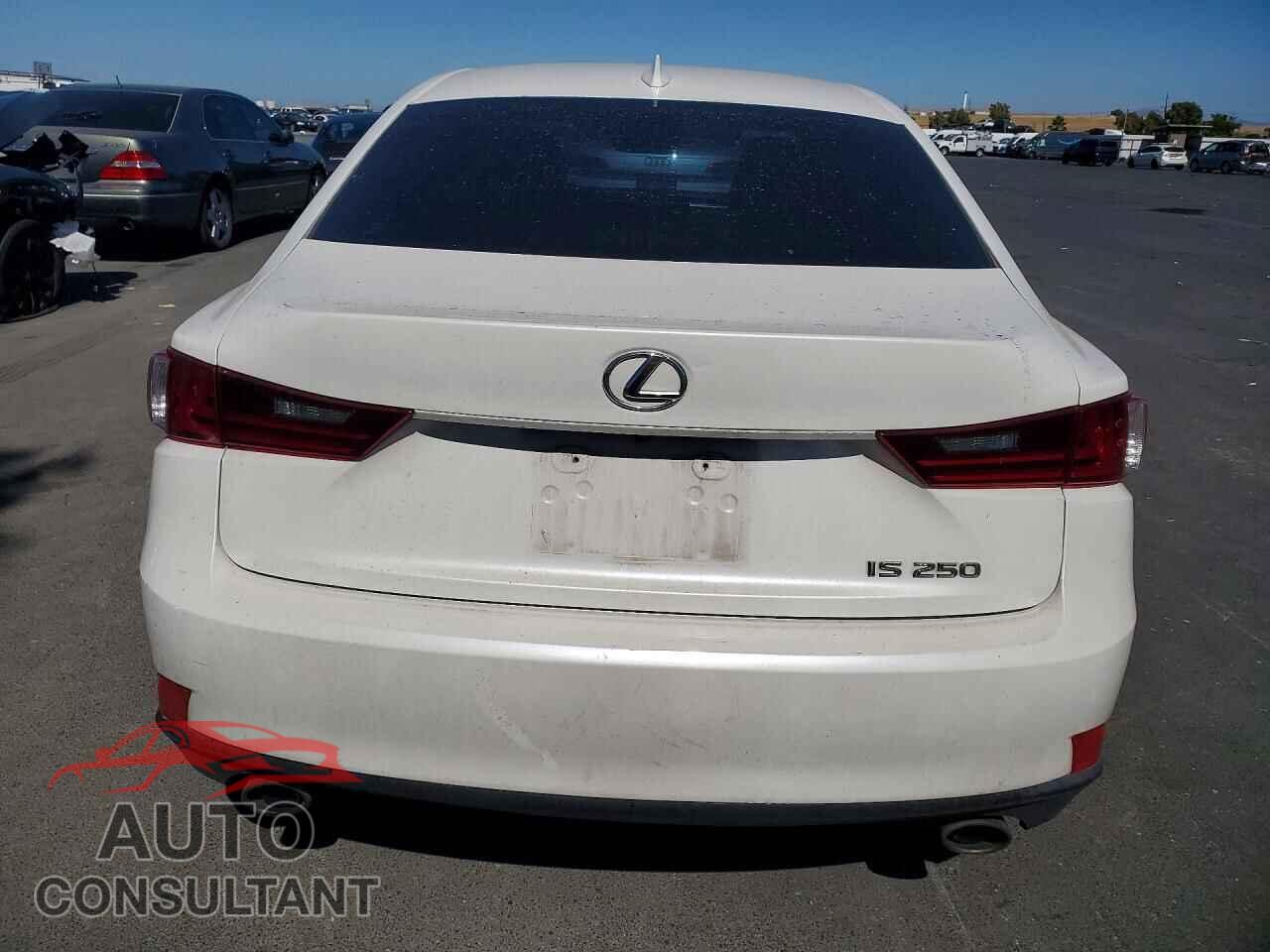 LEXUS IS 2014 - JTHBF1D27E5030615