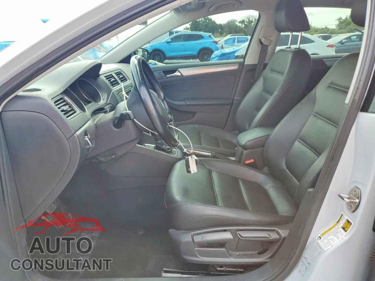 VOLKSWAGEN JETTA 2017 - 3VWDB7AJ2HM406492