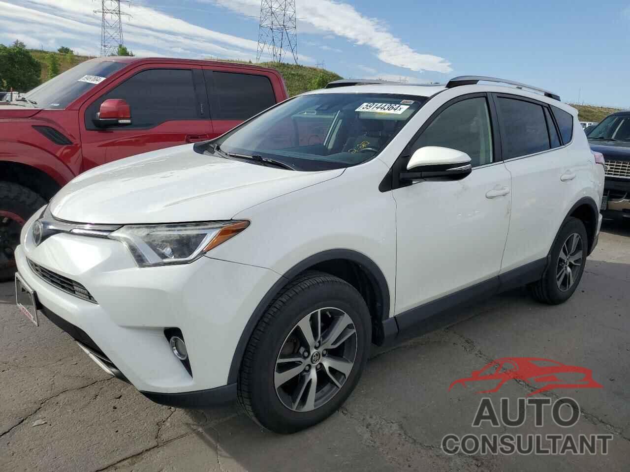 TOYOTA RAV4 2017 - JTMRFREV5HD211374