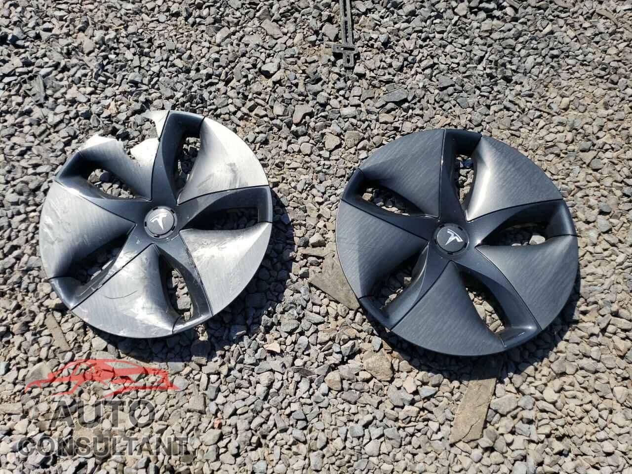TESLA MODEL 3 2019 - 5YJ3E1EB5KF386160