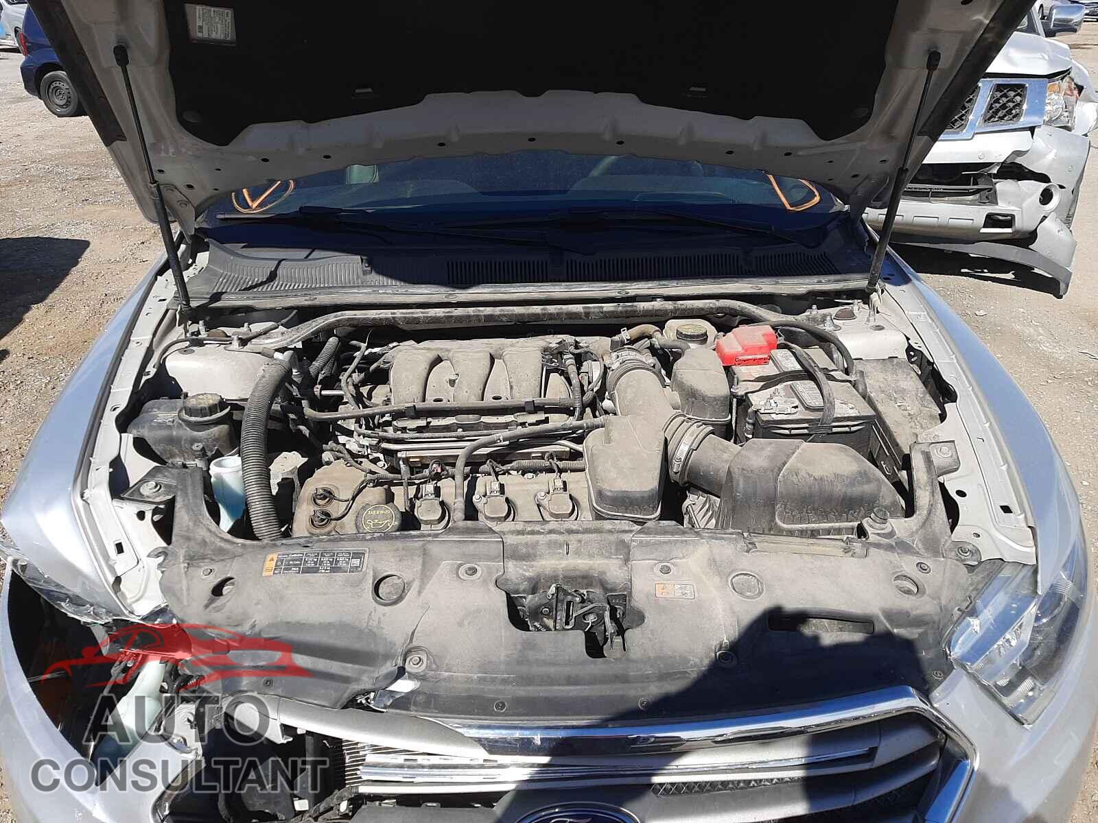 FORD TAURUS 2017 - 1FAHP2E81HG125350