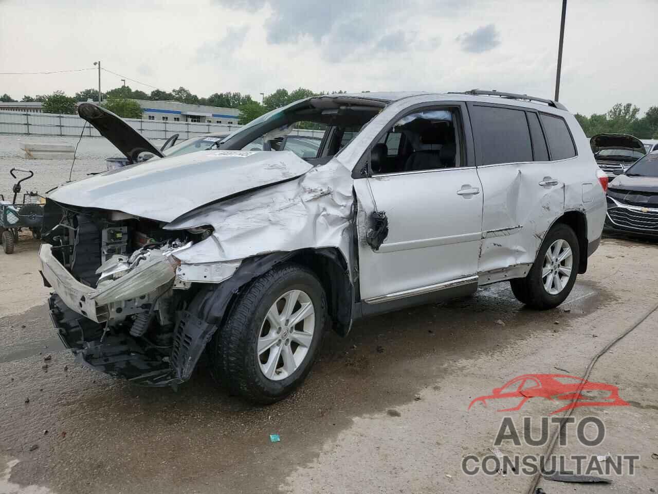 TOYOTA HIGHLANDER 2013 - 5TDBK3EH6DS212665