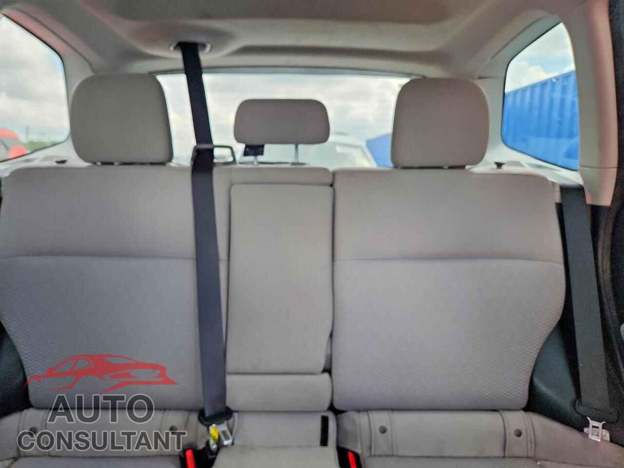 SUBARU FORESTER 2017 - JF2SJAEC0HH512189