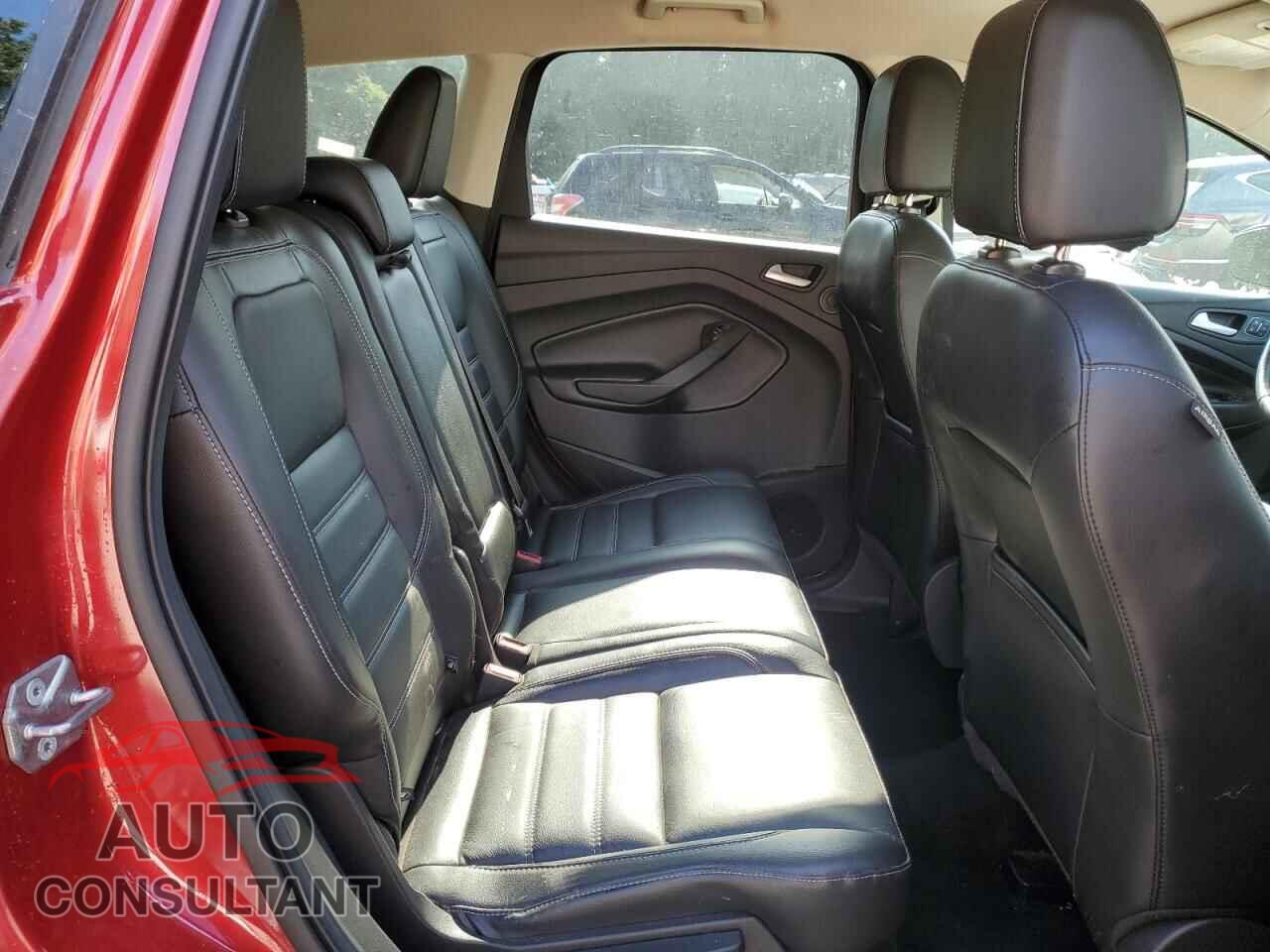 FORD ESCAPE 2017 - 1FMCU9J97HUC99439