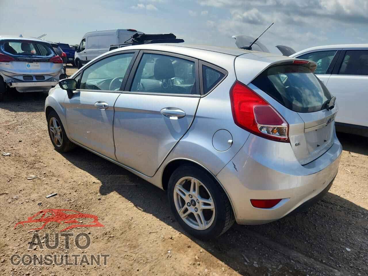 FORD FIESTA 2018 - 3FADP4EJ2JM122112