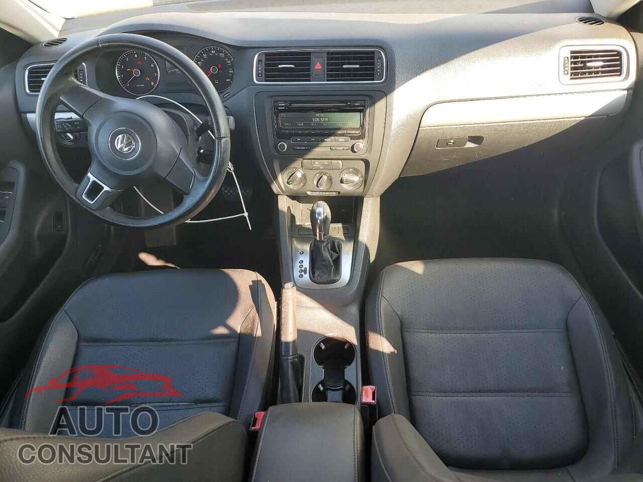 VOLKSWAGEN JETTA 2013 - 3VWDP7AJXDM217844
