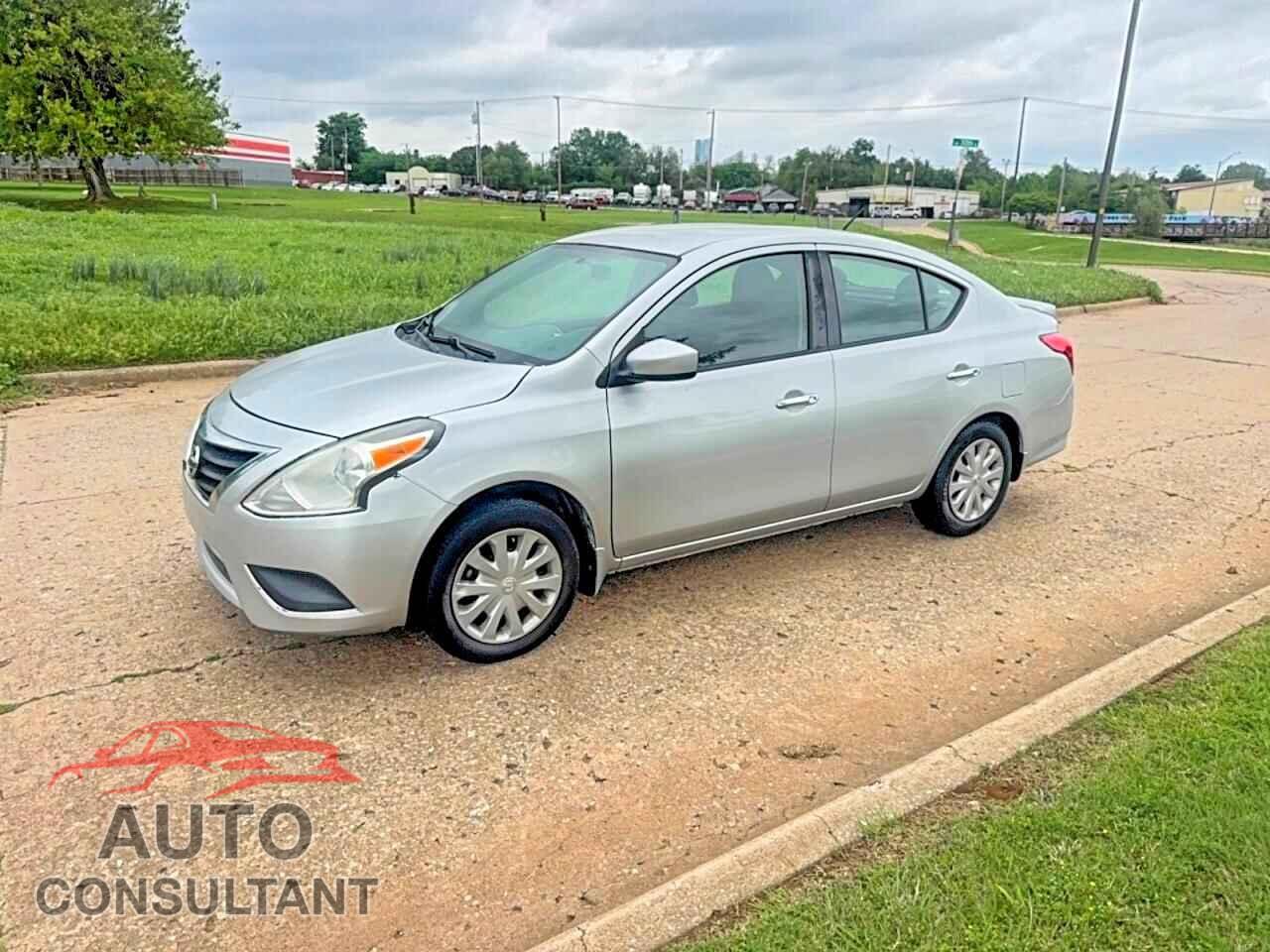 NISSAN VERSA 2017 - 3N1CN7AP5HL892489