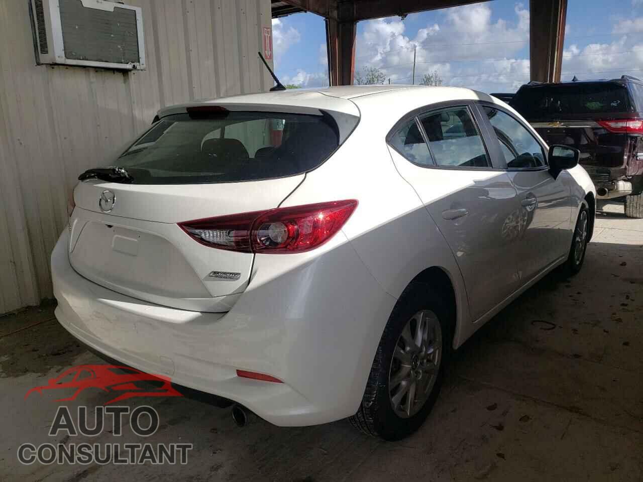 MAZDA 3 2018 - 3MZBN1K78JM233016