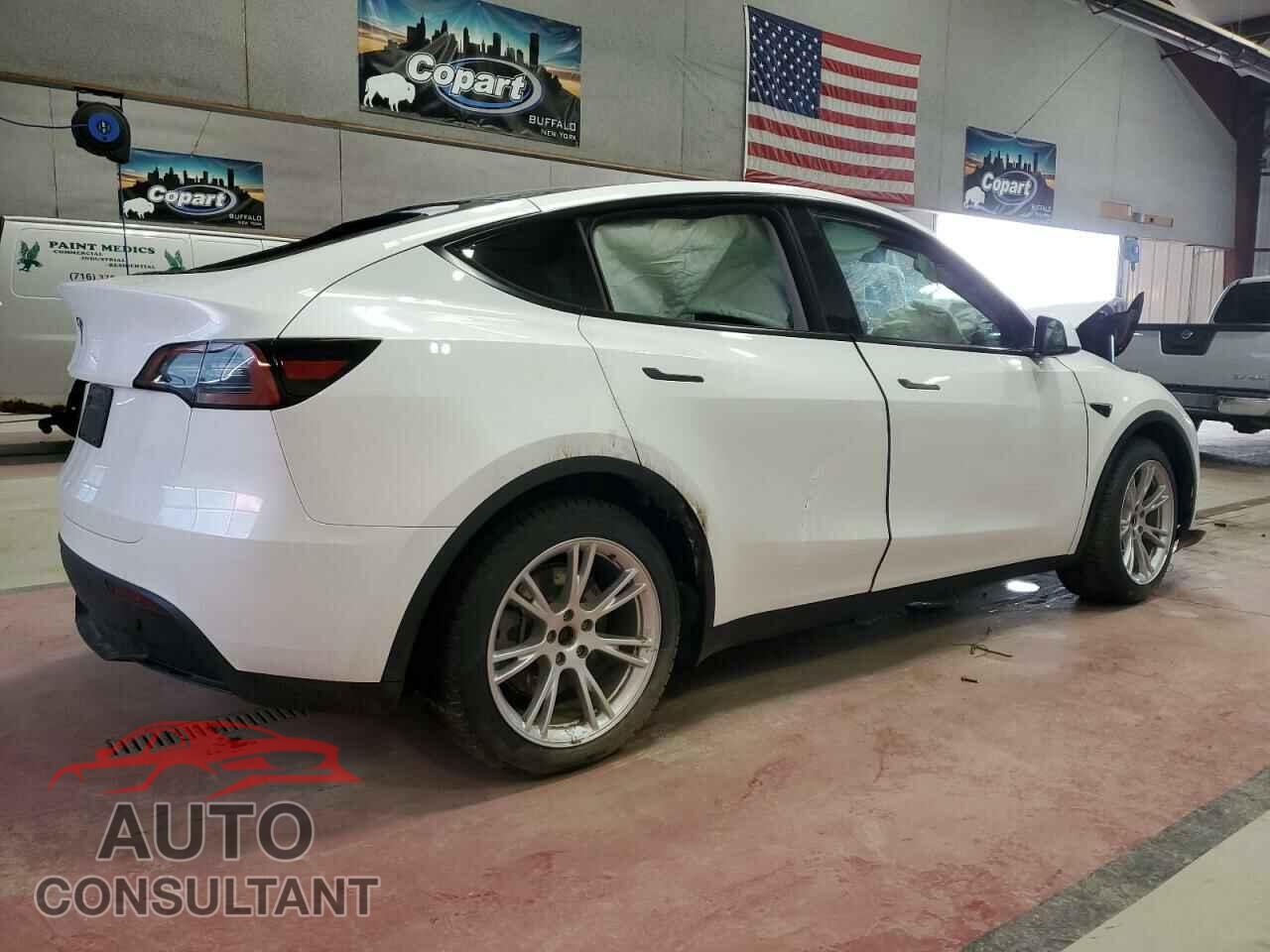 TESLA MODEL Y 2023 - LRWYGDFD9PC967633