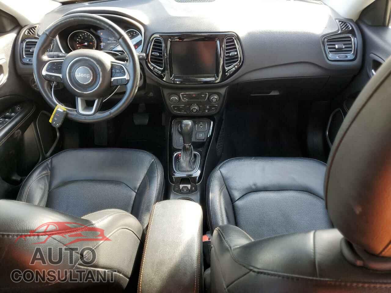 JEEP COMPASS 2018 - 3C4NJDCB8JT101802