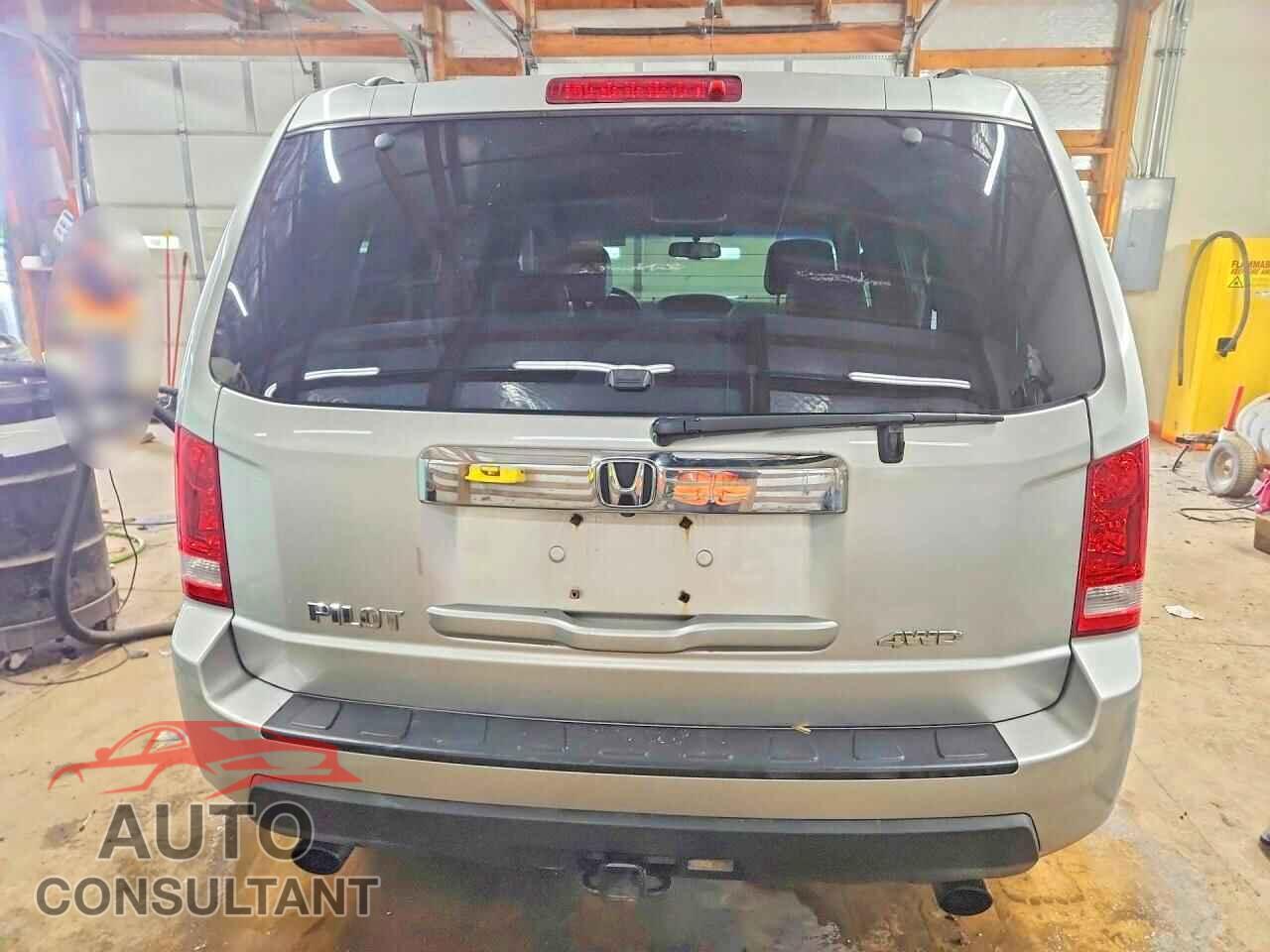 HONDA PILOT 2011 - 5FNYF4H75BB012143