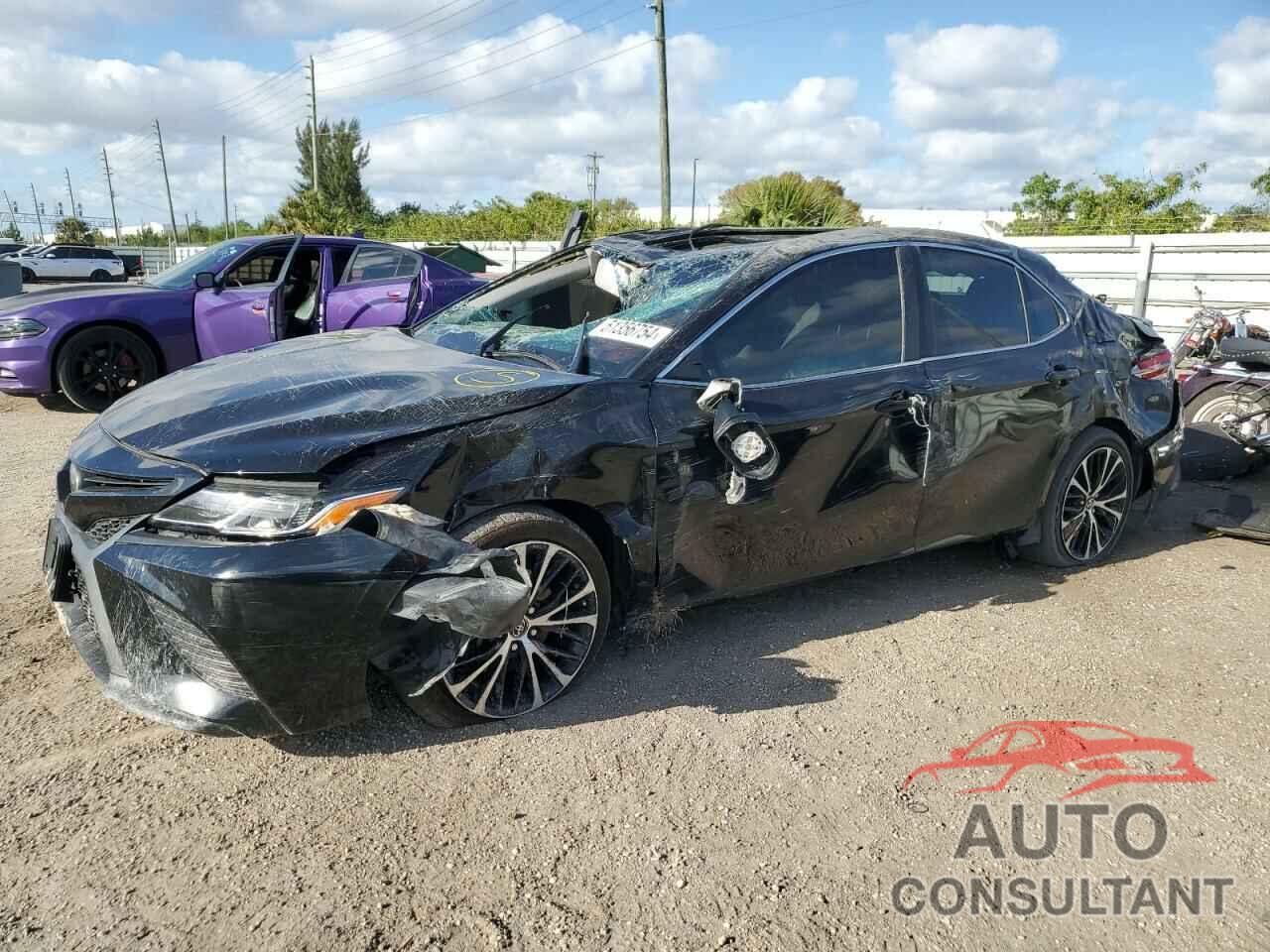 TOYOTA CAMRY 2018 - 4T1B11HK8JU537173