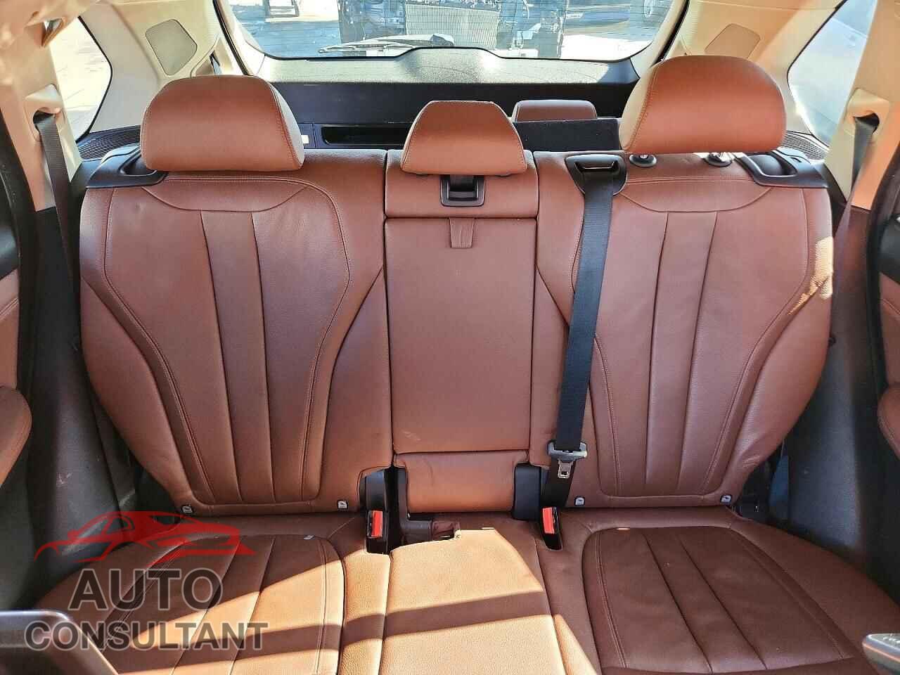 BMW X5 2014 - 5UXKR0C53E0K51753