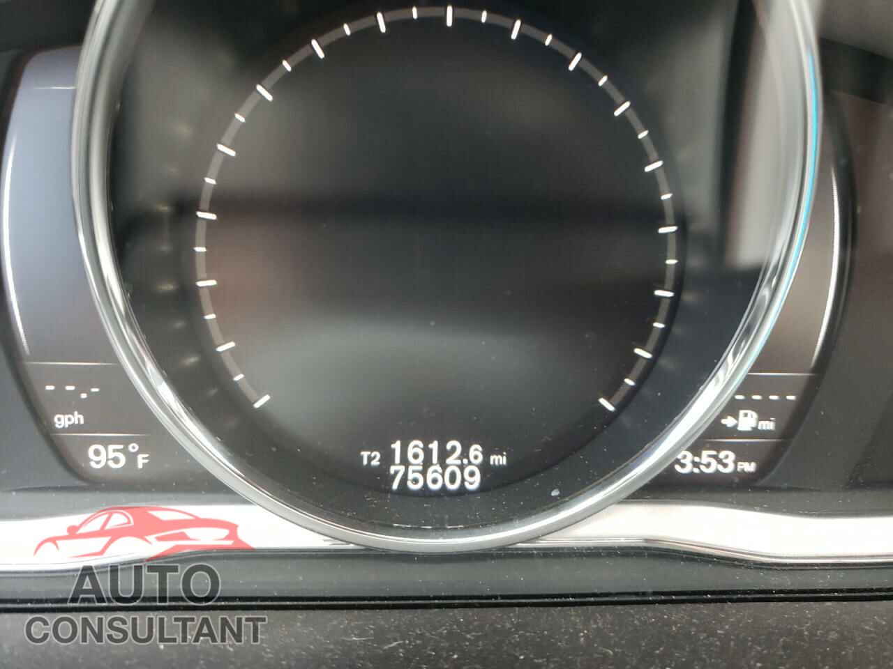 VOLVO XC60 2017 - YV440MDRXH2225783