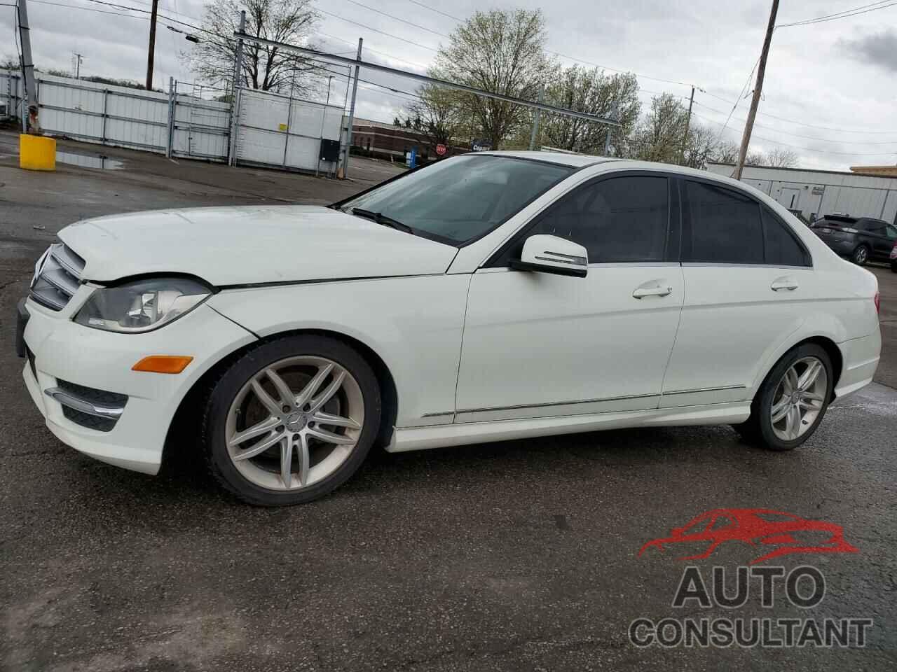 MERCEDES-BENZ C-CLASS 2012 - WDDGF8BB6CR232814