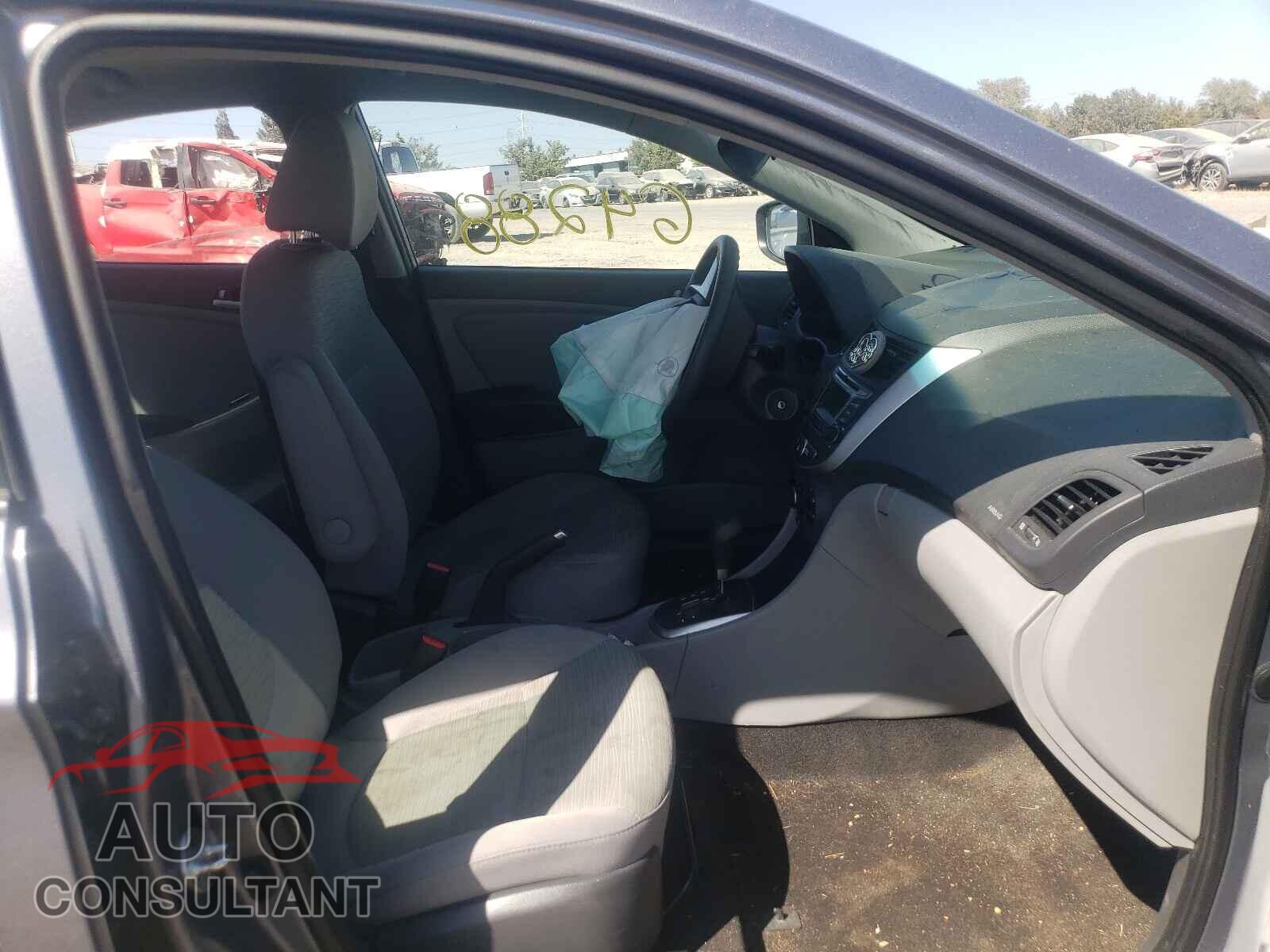 HYUNDAI ACCENT 2017 - KMHCT4AE8HU332015
