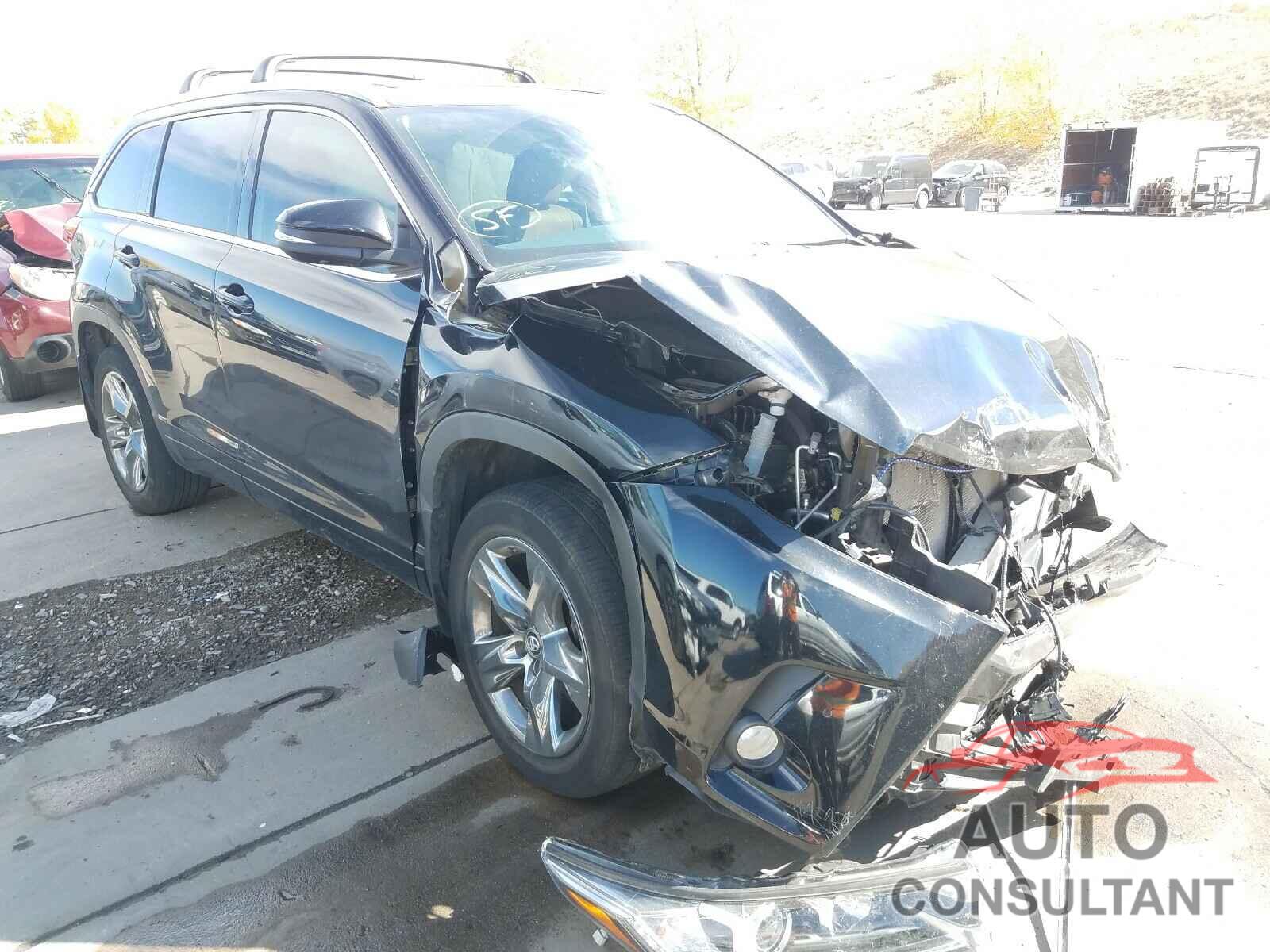 TOYOTA HIGHLANDER 2018 - 5TDDZRFH9JS860647