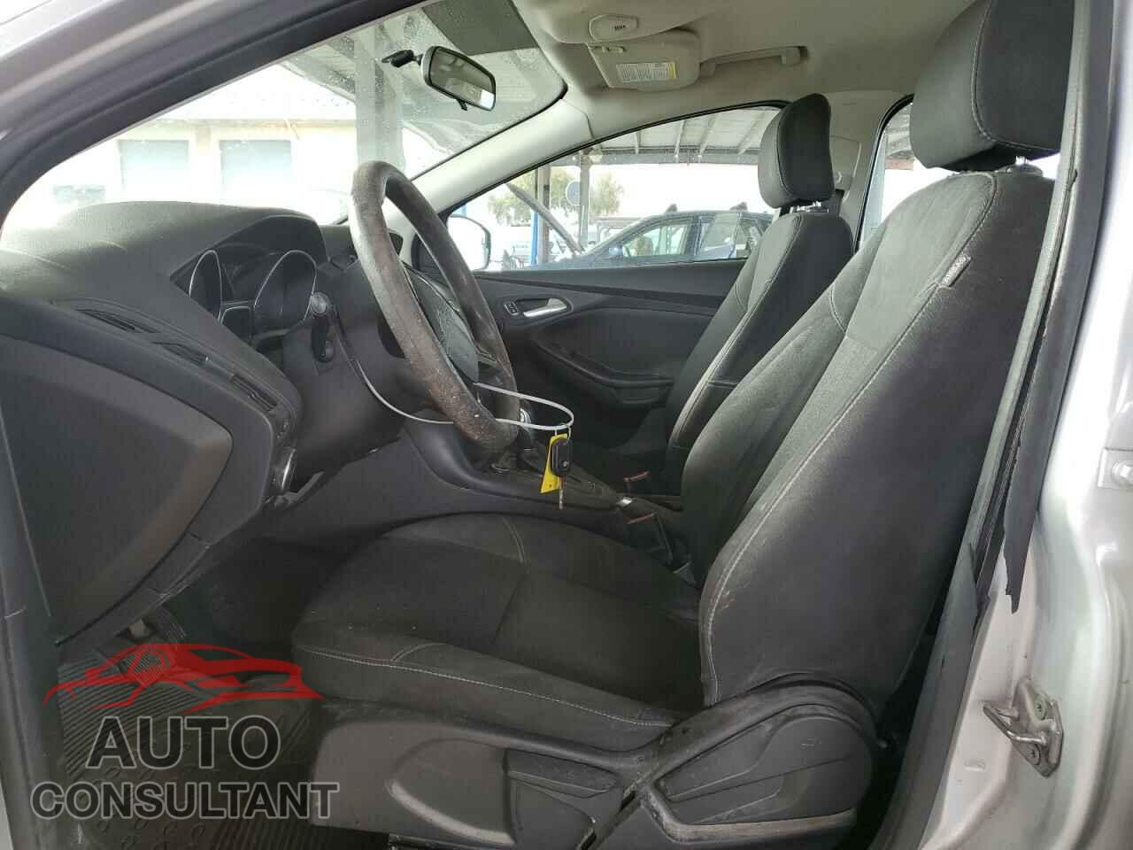 FORD FOCUS 2016 - 1FADP3K22GL268883