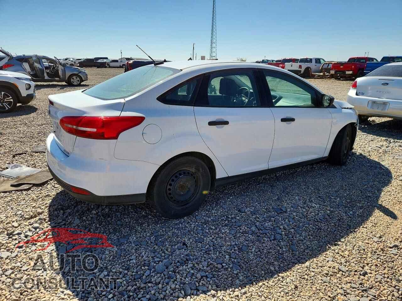 FORD FOCUS 2016 - 1FADP3E29GL228554