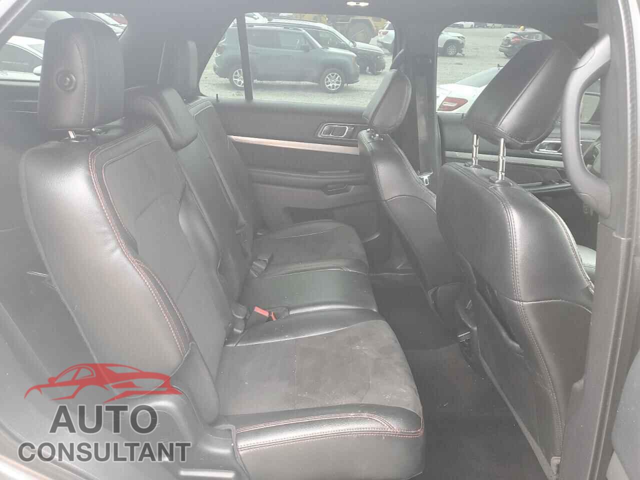 FORD EXPLORER 2018 - 1FM5K7D80JGB26548
