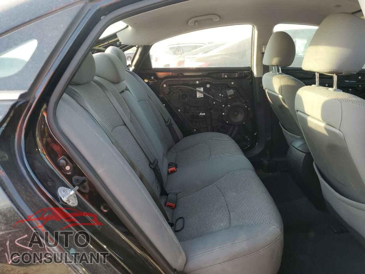 HYUNDAI SONATA 2012 - 5NPEB4AC1CH348025