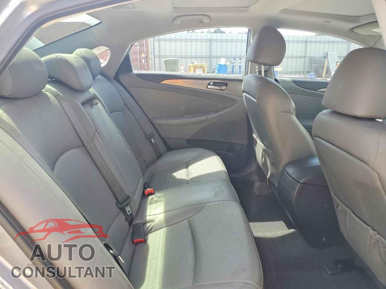 HYUNDAI SONATA 2015 - KMHEC4A41FA128008