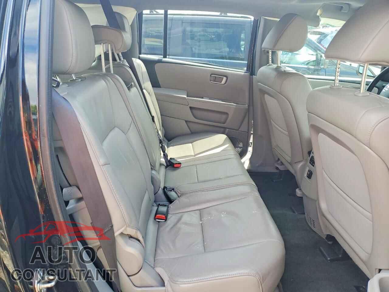 HONDA PILOT 2015 - 5FNYF3H55FB026610