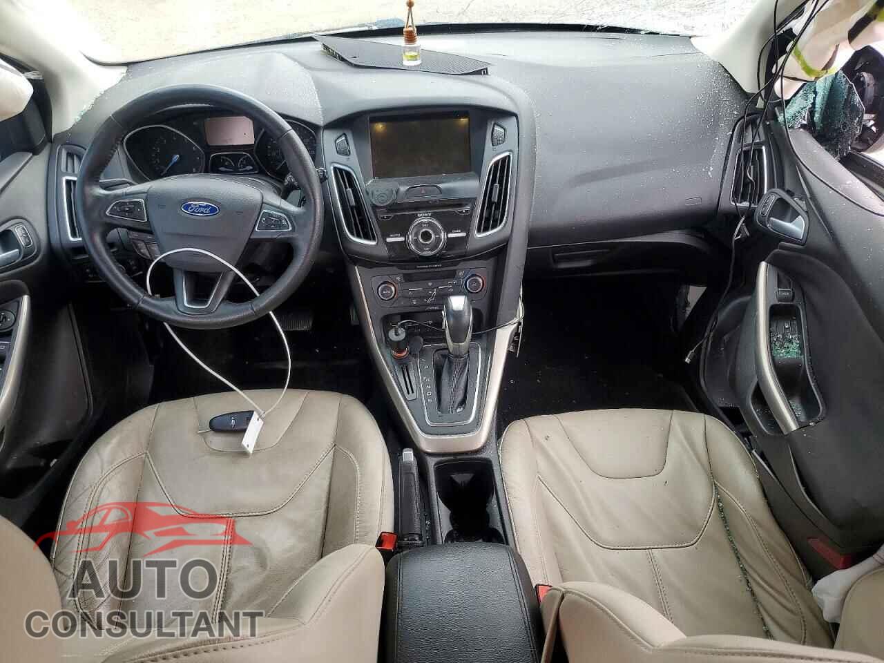FORD FOCUS 2016 - 1FADP3N26GL295385