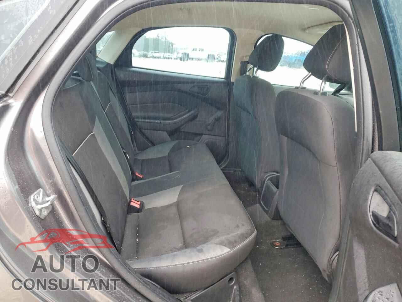 FORD FOCUS 2014 - 1FADP3E23EL390371
