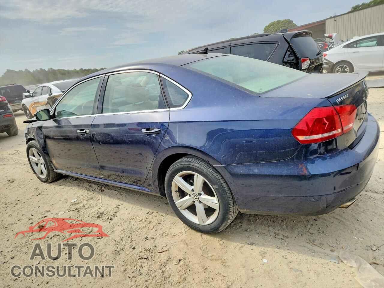 VOLKSWAGEN PASSAT 2013 - 1VWBN7A32DC117236