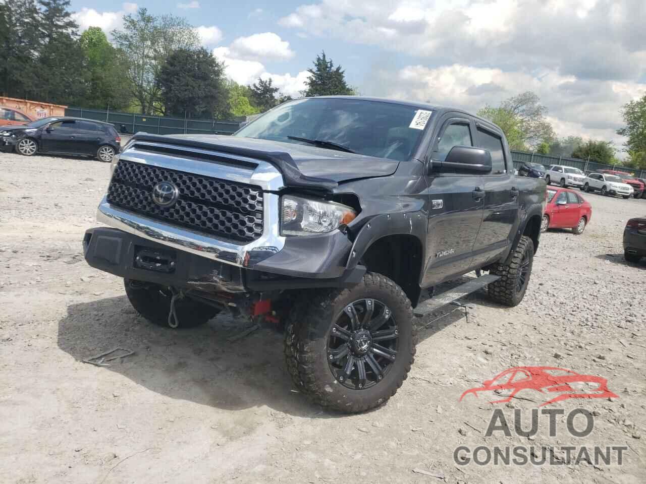 TOYOTA TUNDRA 2018 - 5TFDW5F18JX720541