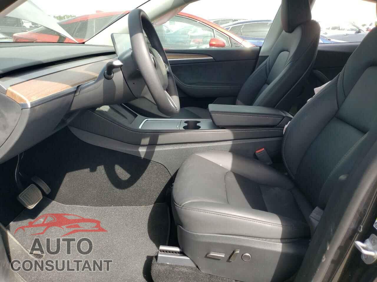 TESLA MODEL Y 2024 - 7SAYGDEE6RF009474
