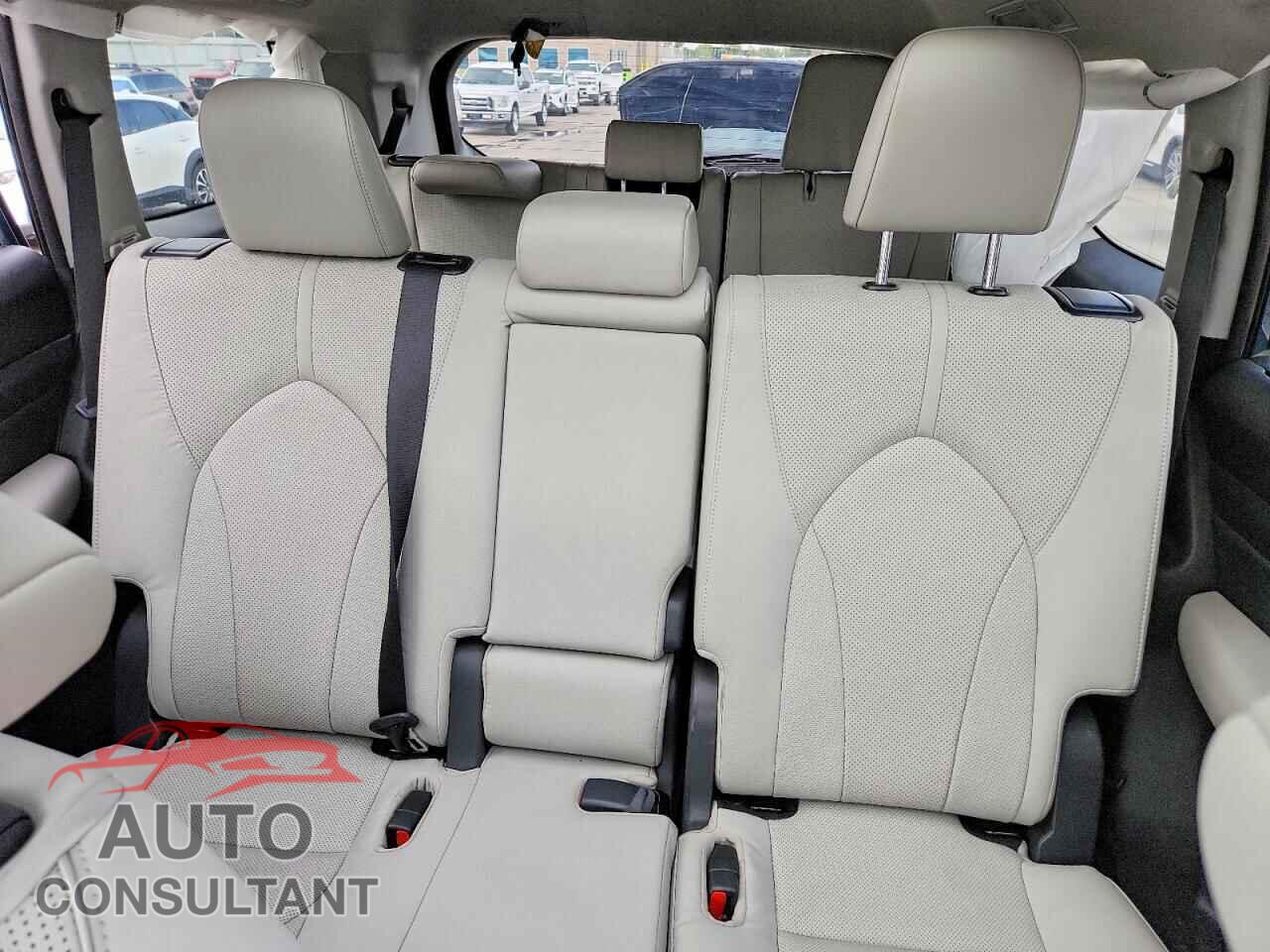 TOYOTA ALL OTHER 2024 - 5TDACAB52RS014423