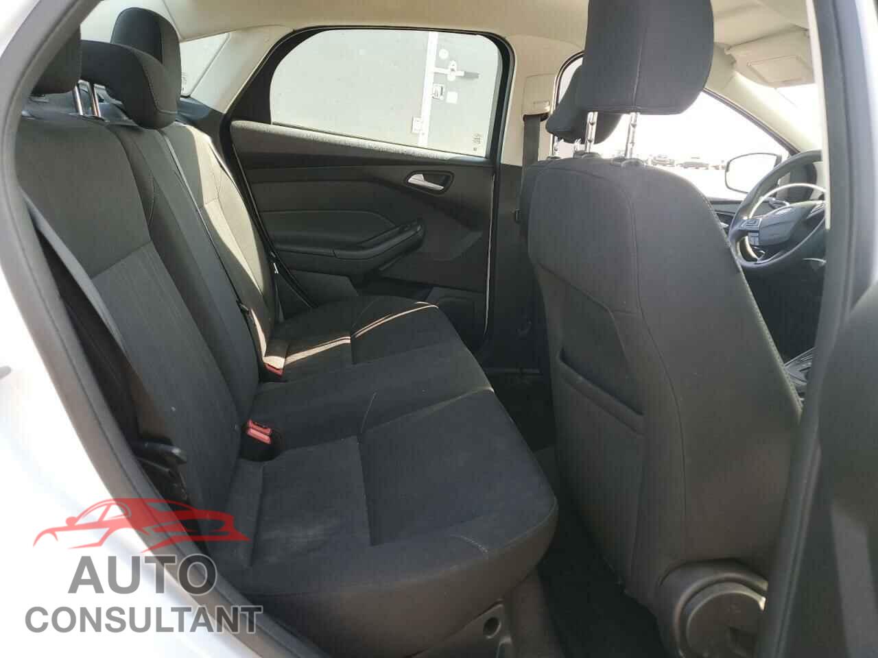 FORD FOCUS 2017 - 1FADP3F22HL312683