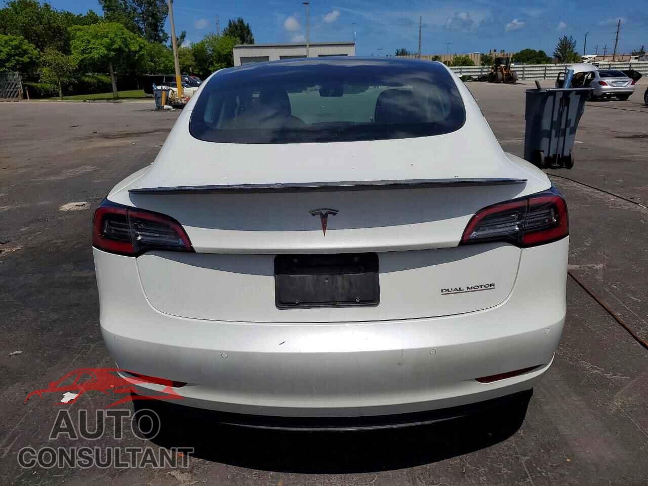 TESLA MODEL 3 2021 - 5YJ3E1EC2MF026565