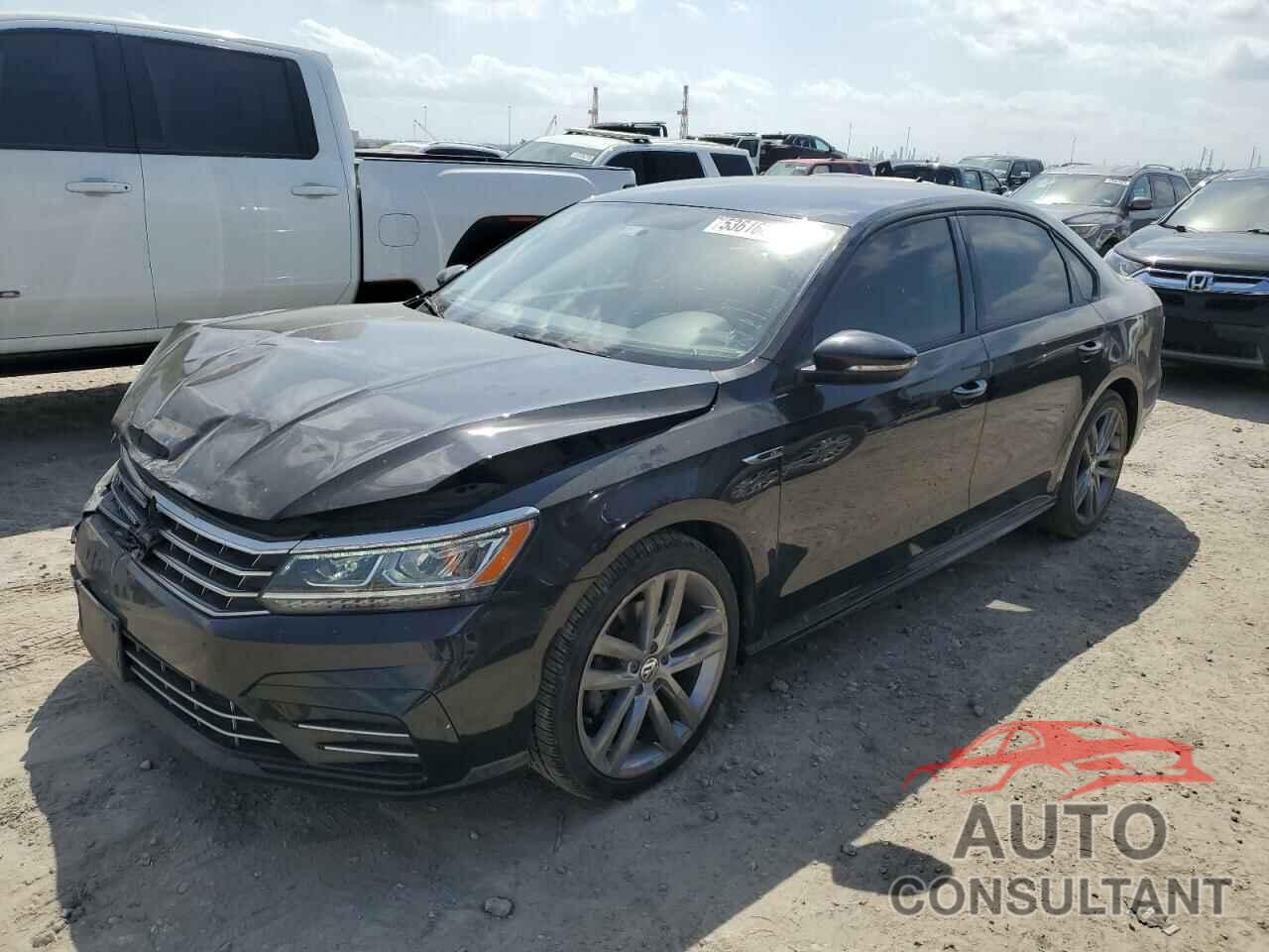 VOLKSWAGEN PASSAT 2018 - 1VWAA7A36JC010385